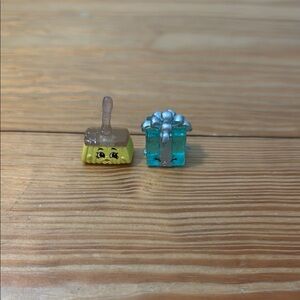Bundle of 2 sparkly shopkins